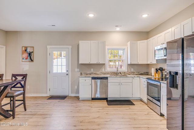 286 Elm Street, Saint James, NC 28461