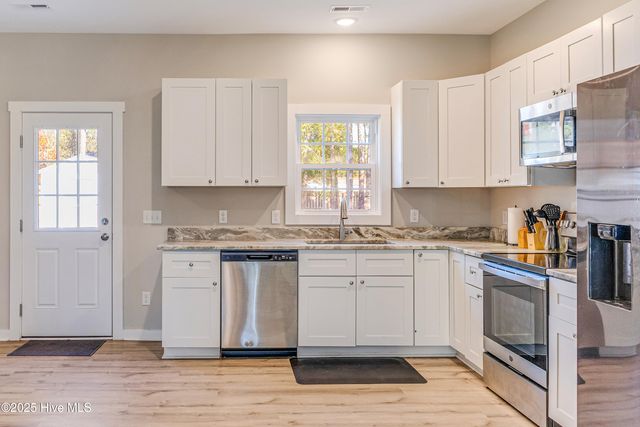 286 Elm Street, Saint James, NC 28461