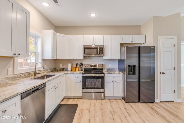 286 Elm Street, Saint James, NC 28461