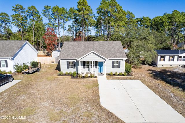 286 Elm Street, Saint James, NC 28461