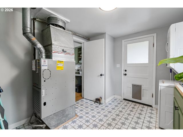 609 4TH St, Dayton, OR 97114