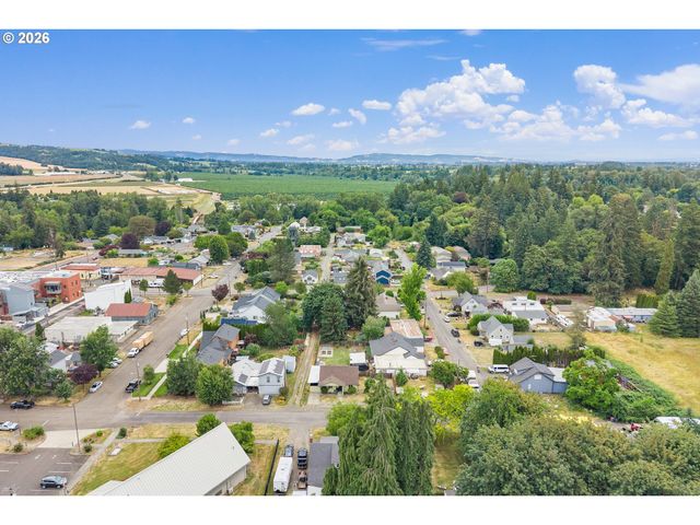 609 4TH St, Dayton, OR 97114