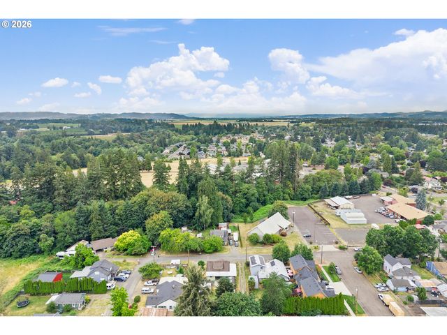 609 4TH St, Dayton, OR 97114