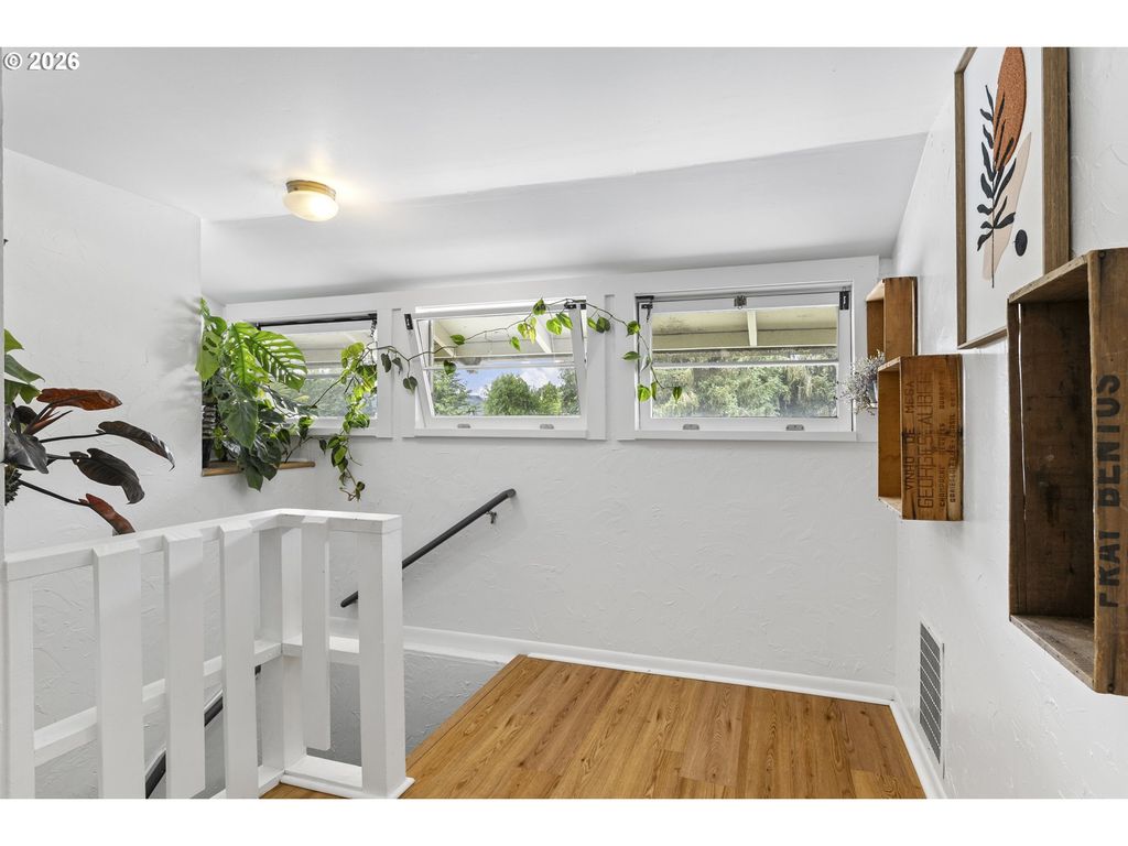 Image 18 of property listing at 609 4TH St, Dayton, OR 97114