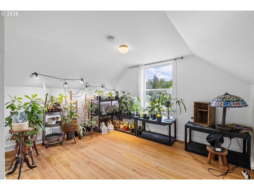 Image 19 of property listing at 609 4TH St, Dayton, OR 97114