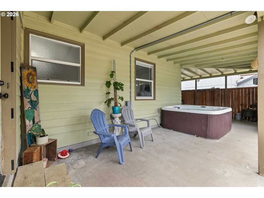 Image 23 of property listing at 609 4TH St, Dayton, OR 97114