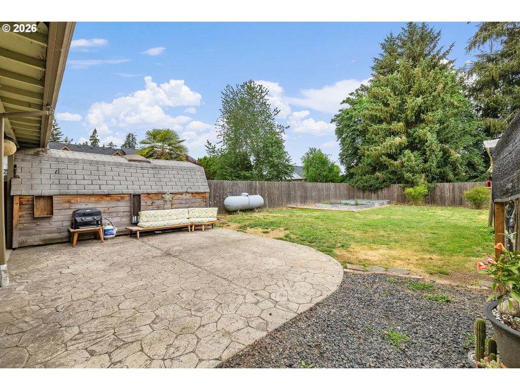Image 26 of property listing at 609 4TH St, Dayton, OR 97114