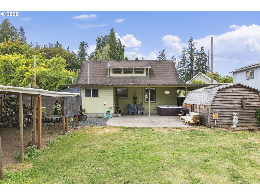 Image 27 of property listing at 609 4TH St, Dayton, OR 97114