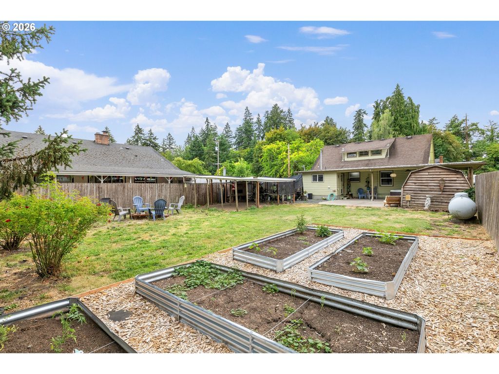 Image 30 of property listing at 609 4TH St, Dayton, OR 97114