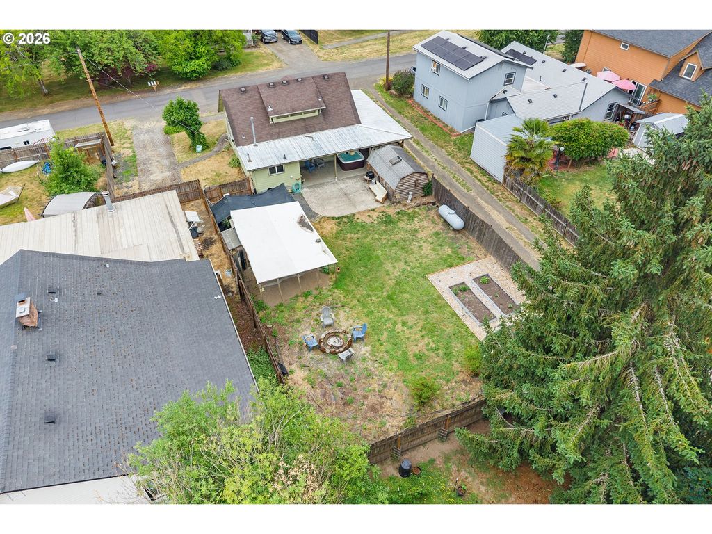 Image 31 of property listing at 609 4TH St, Dayton, OR 97114