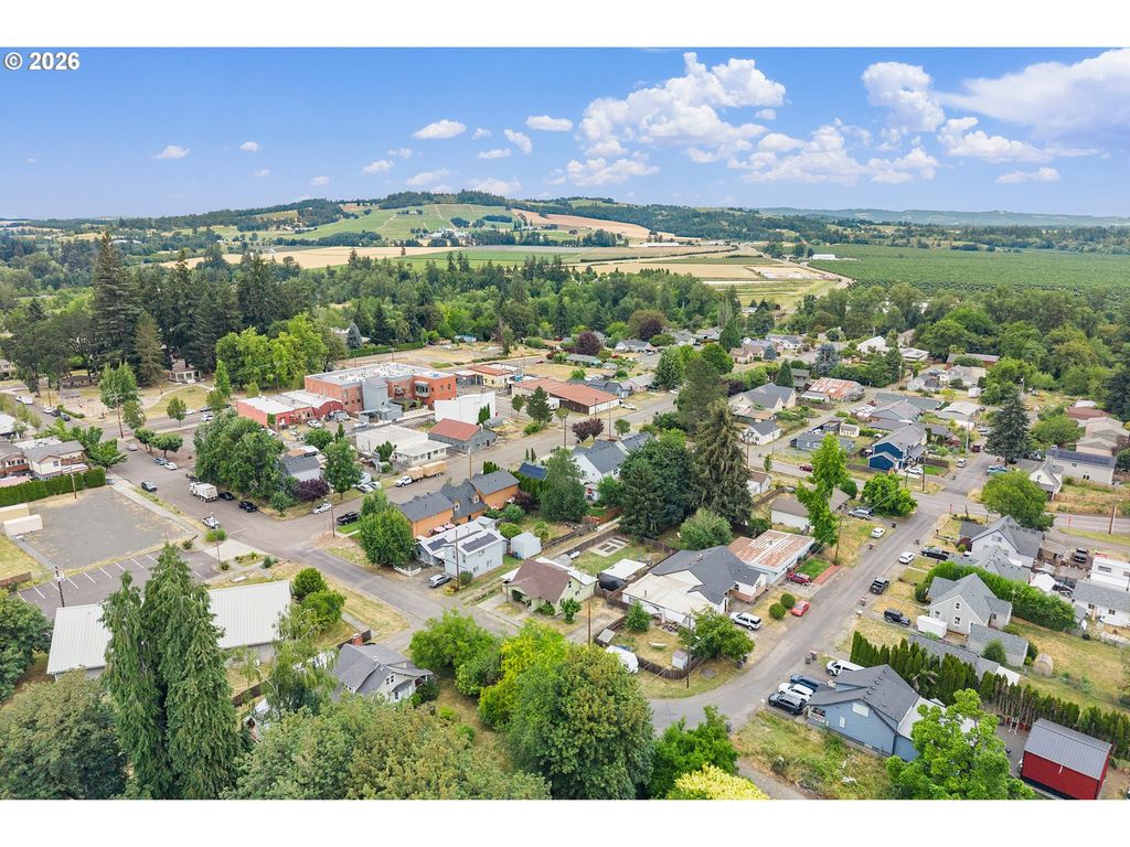 Image 38 of property listing at 609 4TH St, Dayton, OR 97114
