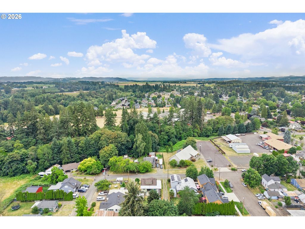Image 40 of property listing at 609 4TH St, Dayton, OR 97114