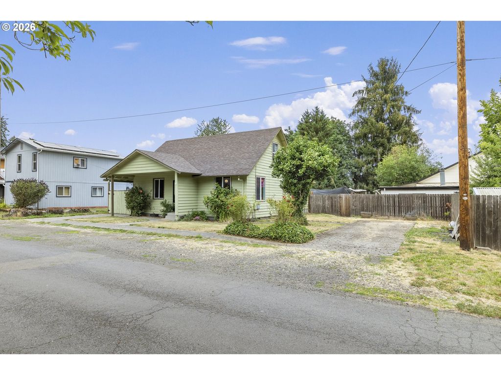 Image 45 of property listing at 609 4TH St, Dayton, OR 97114