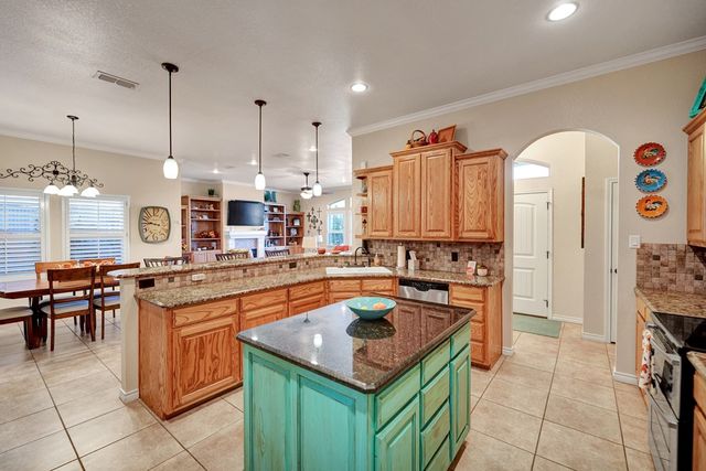 7612 Canterbury Dr, Odessa, TX 79765