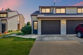 2144 HARBORTOWN Circle 2144, Champaign, IL 61821