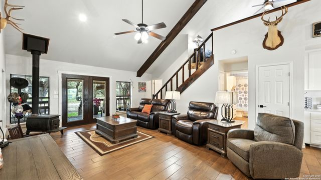 1784 Fm 538, Stockdale, TX 78160