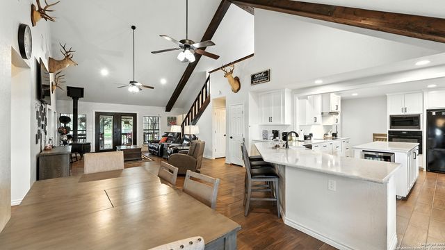 1784 Fm 538, Stockdale, TX 78160