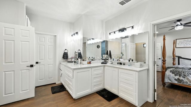 1784 Fm 538, Stockdale, TX 78160