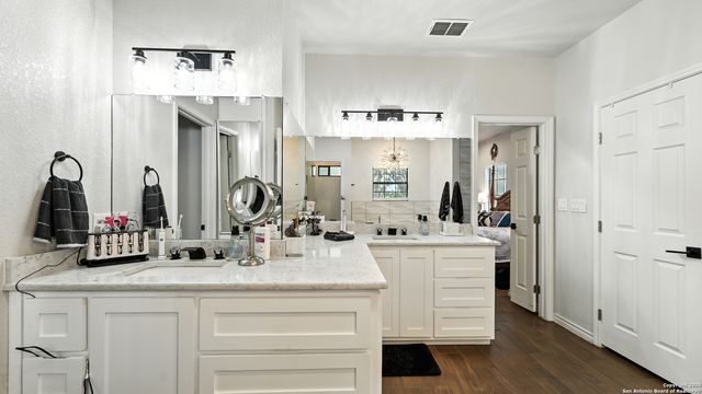 1784 Fm 538, Stockdale, TX 78160