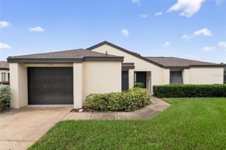 1948 MAGNOLIA CIRCLE 48A, Tavares, FL 32778