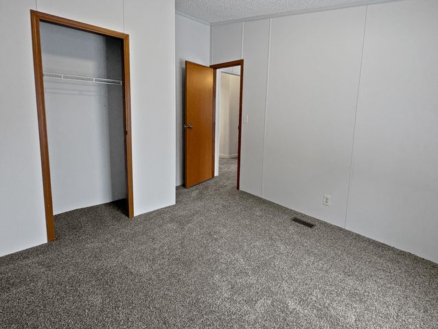 253 E Scarlet Oak Drive, Coopersville, MI 49404