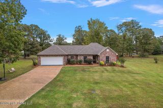 724 Forest Woods Drive, Byram, MS 39272