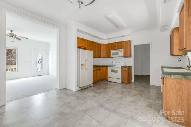 1 Hedgerose Court B, Asheville, NC 28805