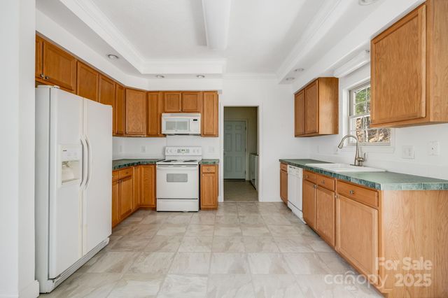 1 Hedgerose Court B, Asheville, NC 28805