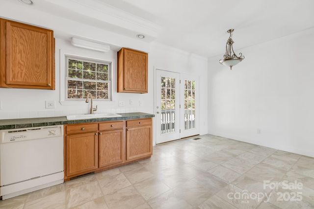 1 Hedgerose Court B, Asheville, NC 28805