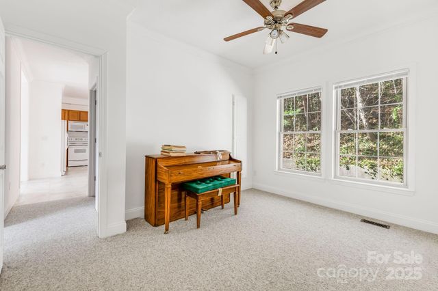 1 Hedgerose Court B, Asheville, NC 28805