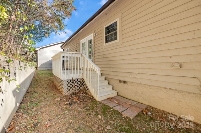 1 Hedgerose Court B, Asheville, NC 28805