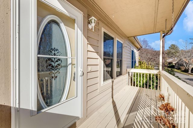 1 Hedgerose Court B, Asheville, NC 28805