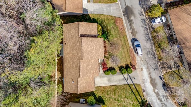 1 Hedgerose Court B, Asheville, NC 28805