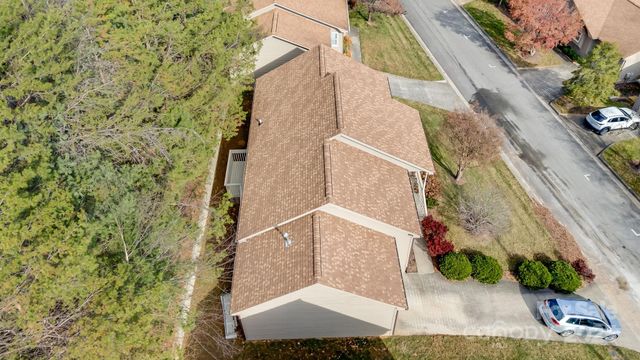 1 Hedgerose Court B, Asheville, NC 28805
