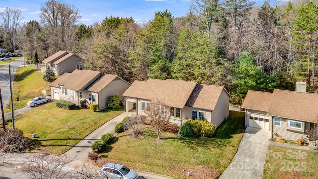 1 Hedgerose Court B, Asheville, NC 28805