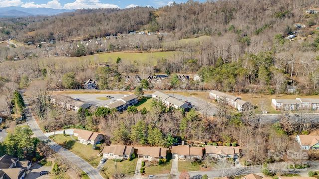 1 Hedgerose Court B, Asheville, NC 28805