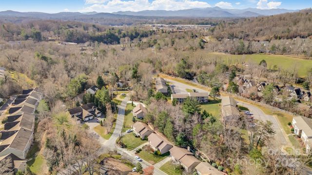 1 Hedgerose Court B, Asheville, NC 28805