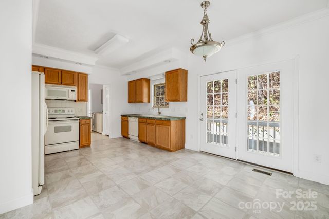 1 Hedgerose Court B, Asheville, NC 28805