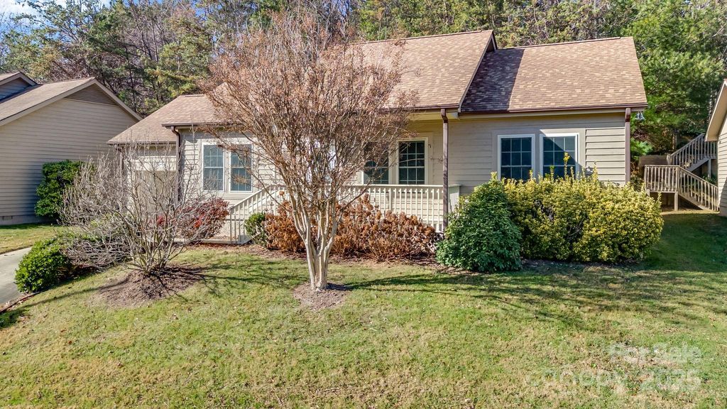 1 Hedgerose Court B, Asheville, NC 28805