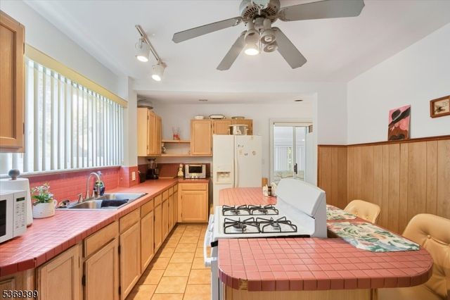25 Cedar Ave, Montclair Twp., NJ 07042