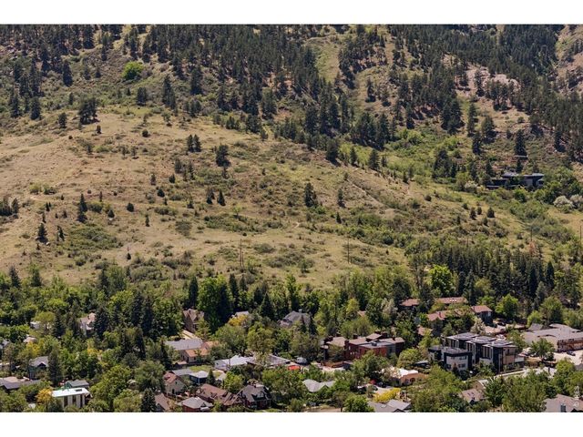 553 Pearl St, Boulder, CO 80302