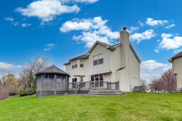 312 Garrison Circle, Port Barrington, IL 60010