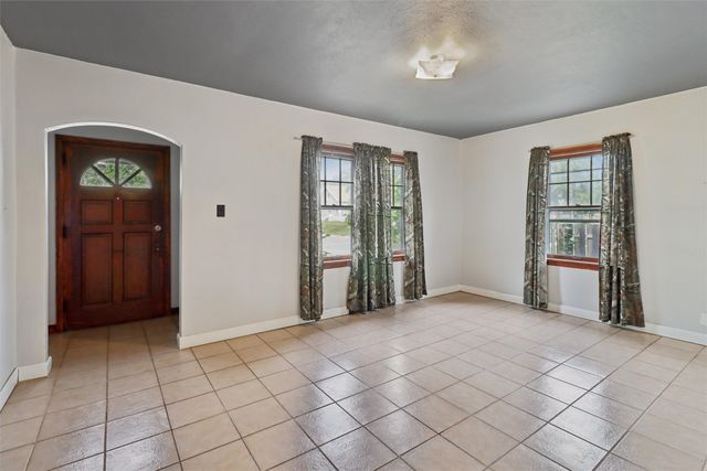 1924 2nd Street, Perry, IA 50220