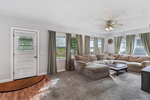 1924 2nd Street, Perry, IA 50220