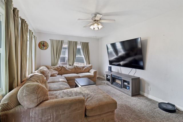 1924 2nd Street, Perry, IA 50220