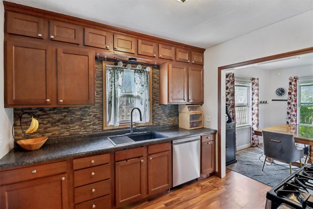 1924 2nd Street, Perry, IA 50220