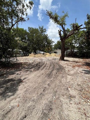 301 NE 58 St, Miami, FL 33137
