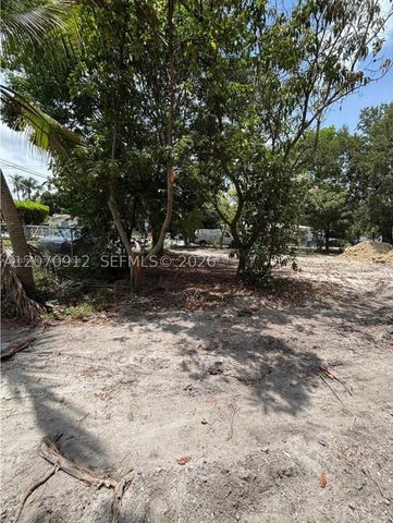 301 NE 58 St, Miami, FL 33137