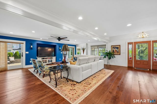15 Lake Shore Drive, East Lyme, CT 06357