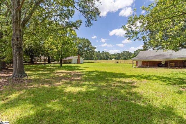 23425 Highway 76 E, Clinton, SC 29325
